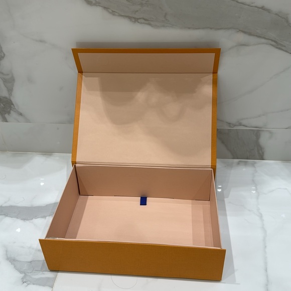Louis Vuitton Orange Box - Picture 3 of 9